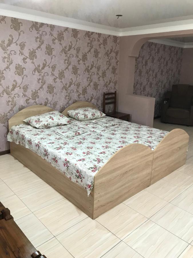 Гостевой Дом "Амза" Bed and Breakfast Tqvarcheli Buitenkant foto